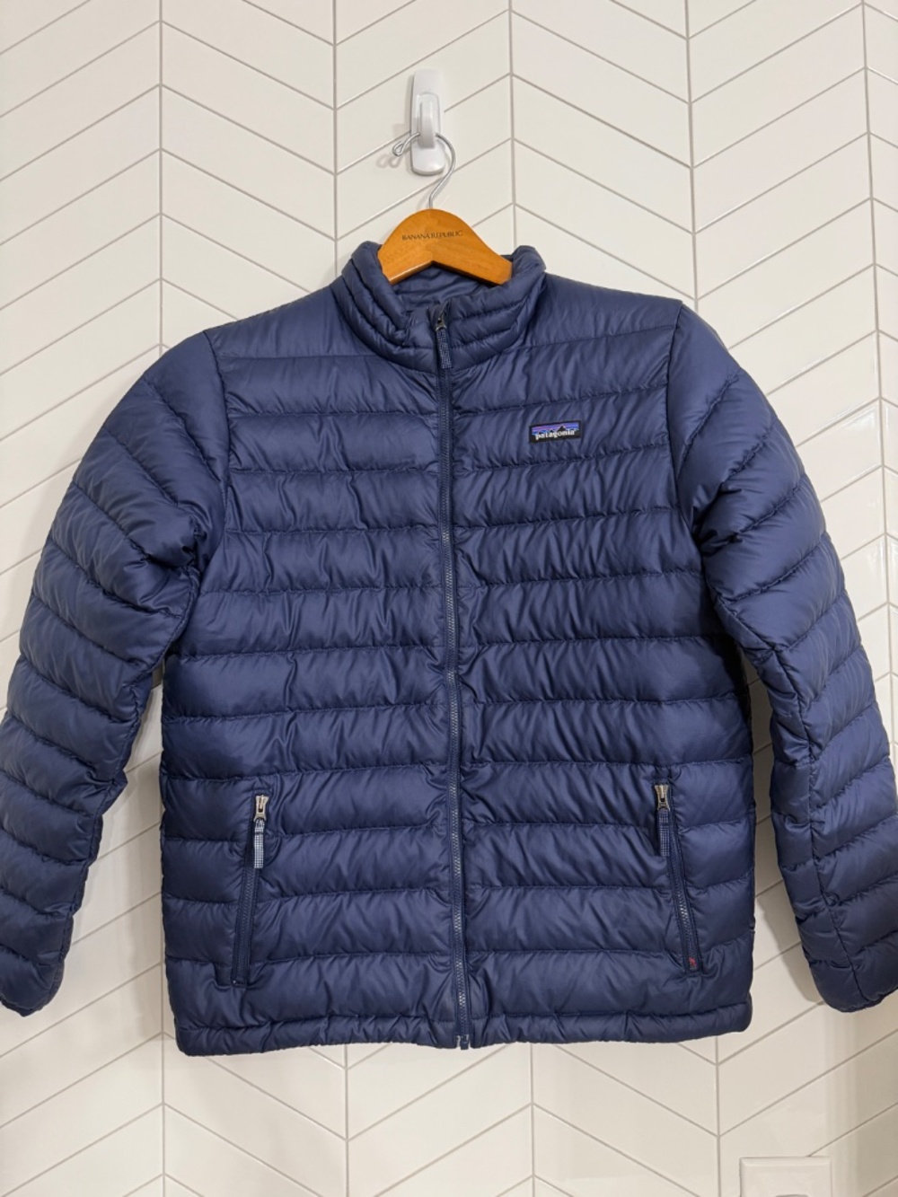 Patagonia Boys Down Sweater Jacket Classic Navy XXL 16-18 Style 68245